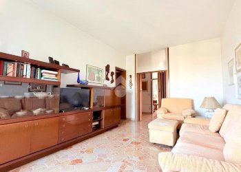 Four-room apartment Via Giacomo Matteotti, Bollate - photo 4