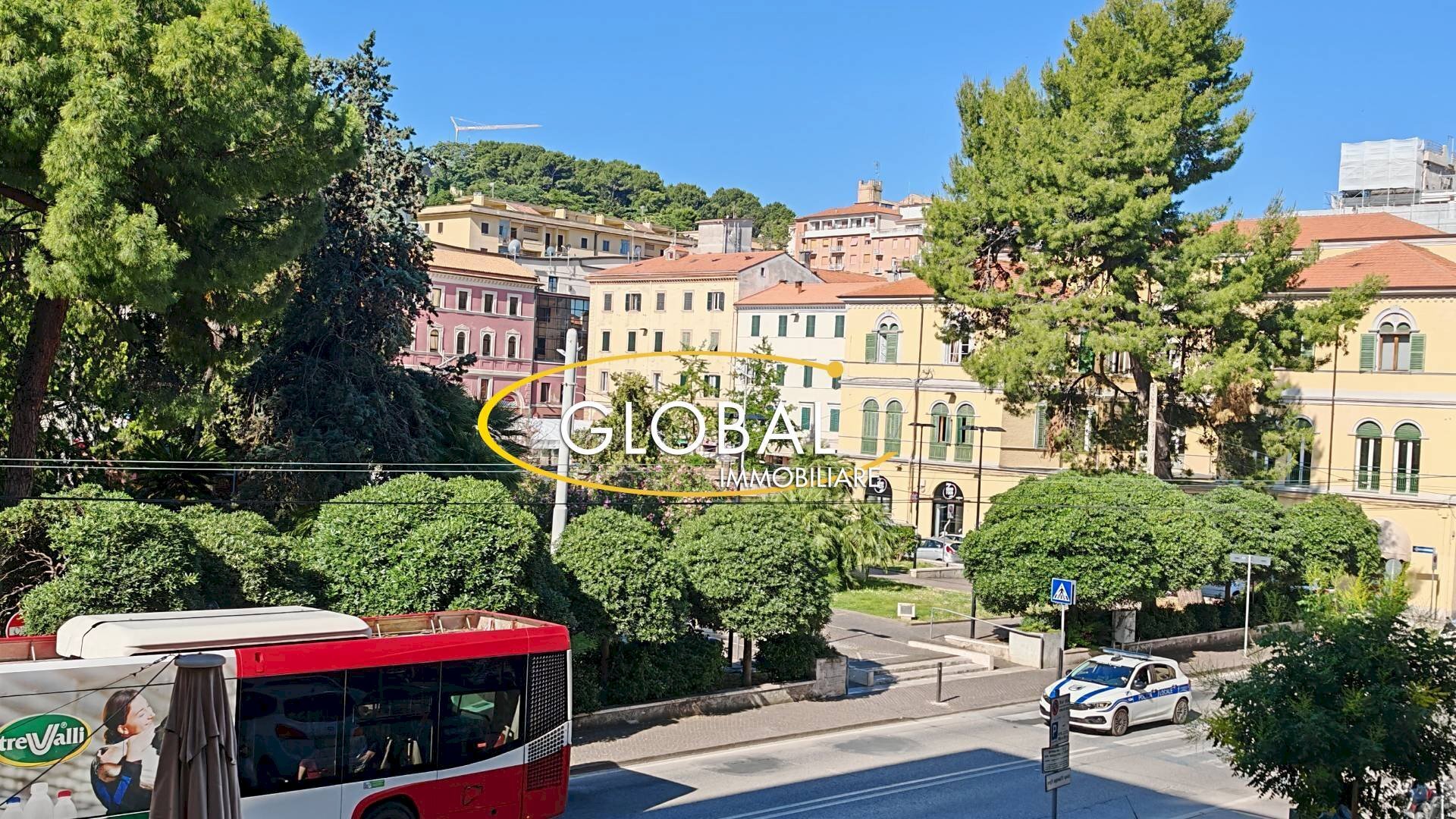 Foto 1 - Quadrilocale Piazza Stamira, Ancona - foto 1