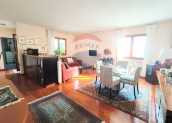 Sala da pranzo - Casa indipendente Via Fatiguso
 
6, Cassano delle Murge - foto 7