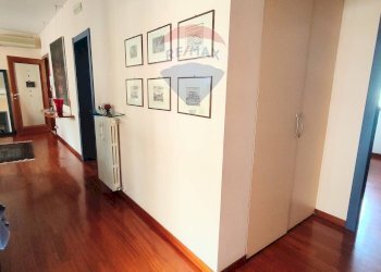 Hall / corridoio - Casa indipendente Via Fatiguso
 
6, Cassano delle Murge - foto 12