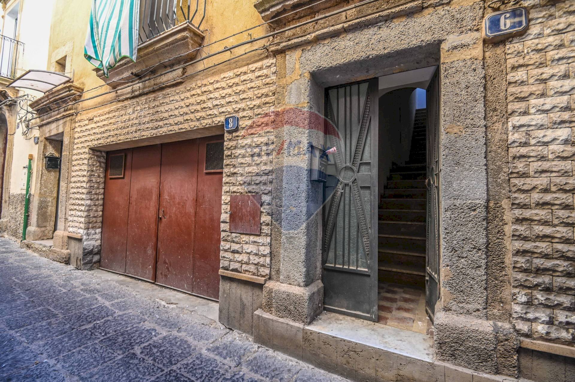 Edificio all\'aperto - Casa indipendente Via Santissimo Salvatore
 
6-8, Caltagirone - foto 1