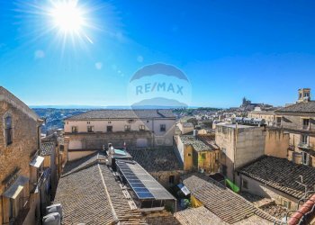 Edificio all\'aperto - Casa indipendente Via Santissimo Salvatore
 
6-8, Caltagirone - foto 10