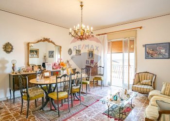 Sala da pranzo - Appartamento Via Della Genziana
 
36, Catania - foto 3