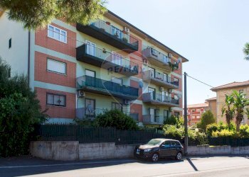 Edificio all\'aperto - Quadrilocale Via Sebastiano Catania
 
300, Catania - foto 5