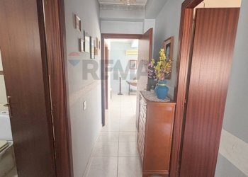 Hall / corridoio - Trilocale Viale Moncada
 
11 C, Catania - foto 20