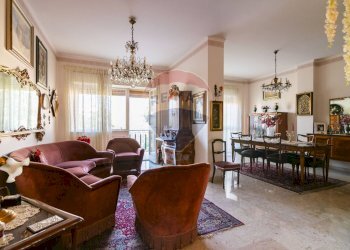 Sala da pranzo - Appartamento Piazza Trento
 
2, Catania - foto 2