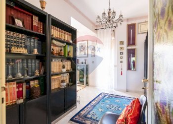 Hall / corridoio - Appartamento Piazza Trento
 
2, Catania - foto 27