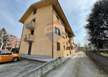 Edificio all\'aperto - Apartment via rana, Strambino - photo 3