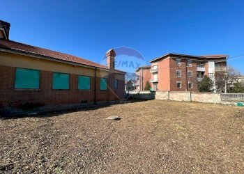 Edificio all\'aperto - Locale Commerciale via sant anna
 
2, Rivarolo Canavese - foto 4