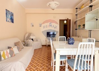 Sala da pranzo - Quadrilocale via spiaggia
 
307, Mascali - foto 19