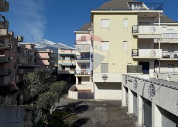 Edificio all\'aperto - Quadrilocale via spiaggia
 
307, Mascali - foto 1