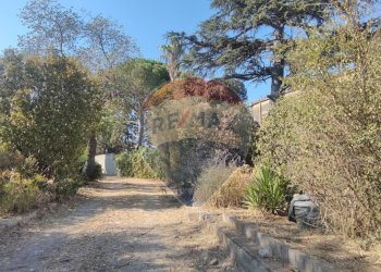 Giardino - Villa VIA PORTOSALVO
 
14, Caltagirone - foto 15