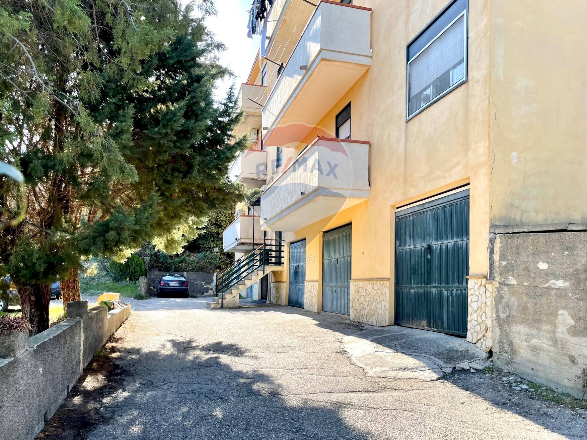 Edificio all\'aperto - Trilocale via Martedina
 
s/n, Mineo - foto 1