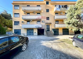 Edificio all\'aperto - Trilocale via Martedina
 
s/n, Mineo - foto 3