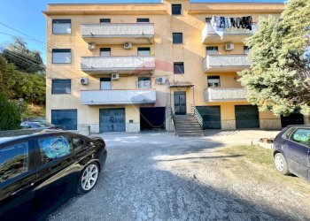 Edificio all\'aperto - Trilocale via Martedina
 
s/n, Mineo - foto 60