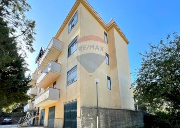 Edificio all\'aperto - Trilocale via Martedina
 
s/n, Mineo - foto 62