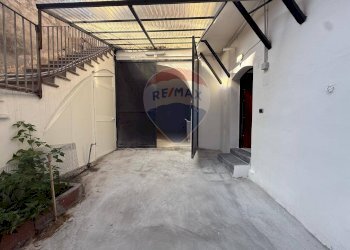 Parcheggio - Bilocale Via Cesare Abba
 
72, Catania - foto 2