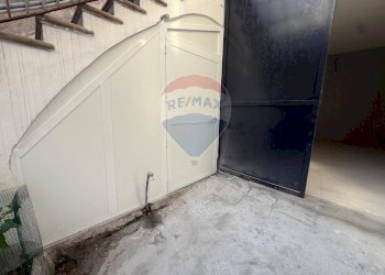 Balcone - Bilocale Via Cesare Abba
 
72, Catania - foto 3