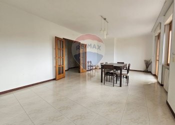 Sala da pranzo - Quadrilocale Viale Michelangelo
 
150, Lucera - foto 6