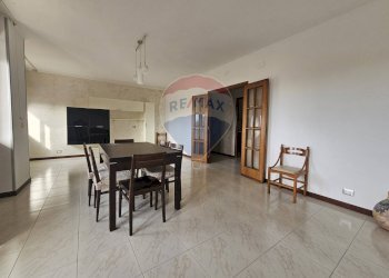 Sala da pranzo - Quadrilocale Viale Michelangelo
 
150, Lucera - foto 7