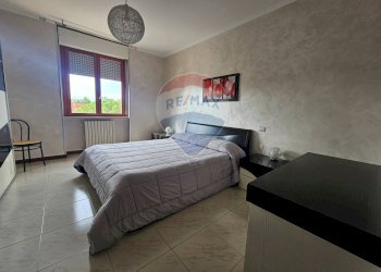 Camera / camera da letto - Quadrilocale Viale Michelangelo
 
150, Lucera - foto 15