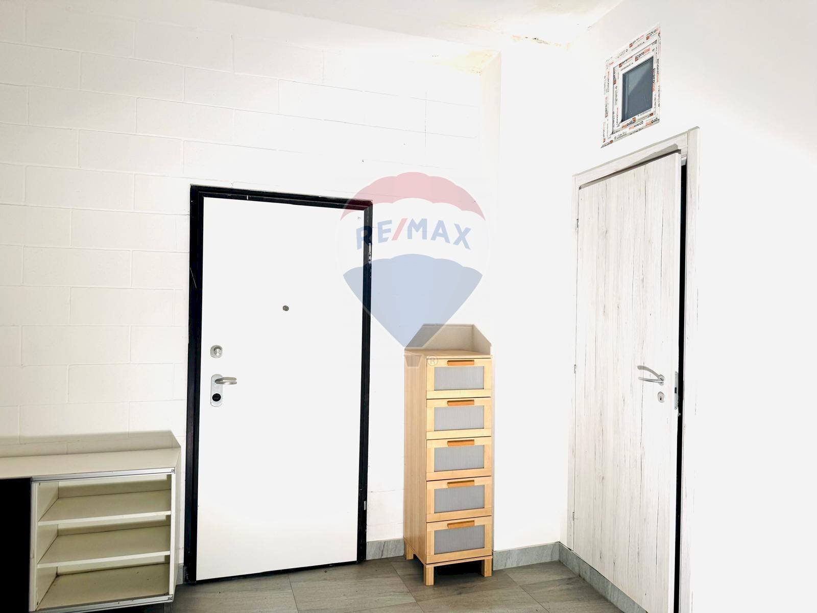 Primo ambiente - Laboratorio Via Conca Del Naviglio
4, Milano - foto 2