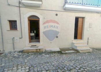 Casa all\'aperto - Casa semi indipendente via della pieta'
 
11, L'Aquila - foto 3