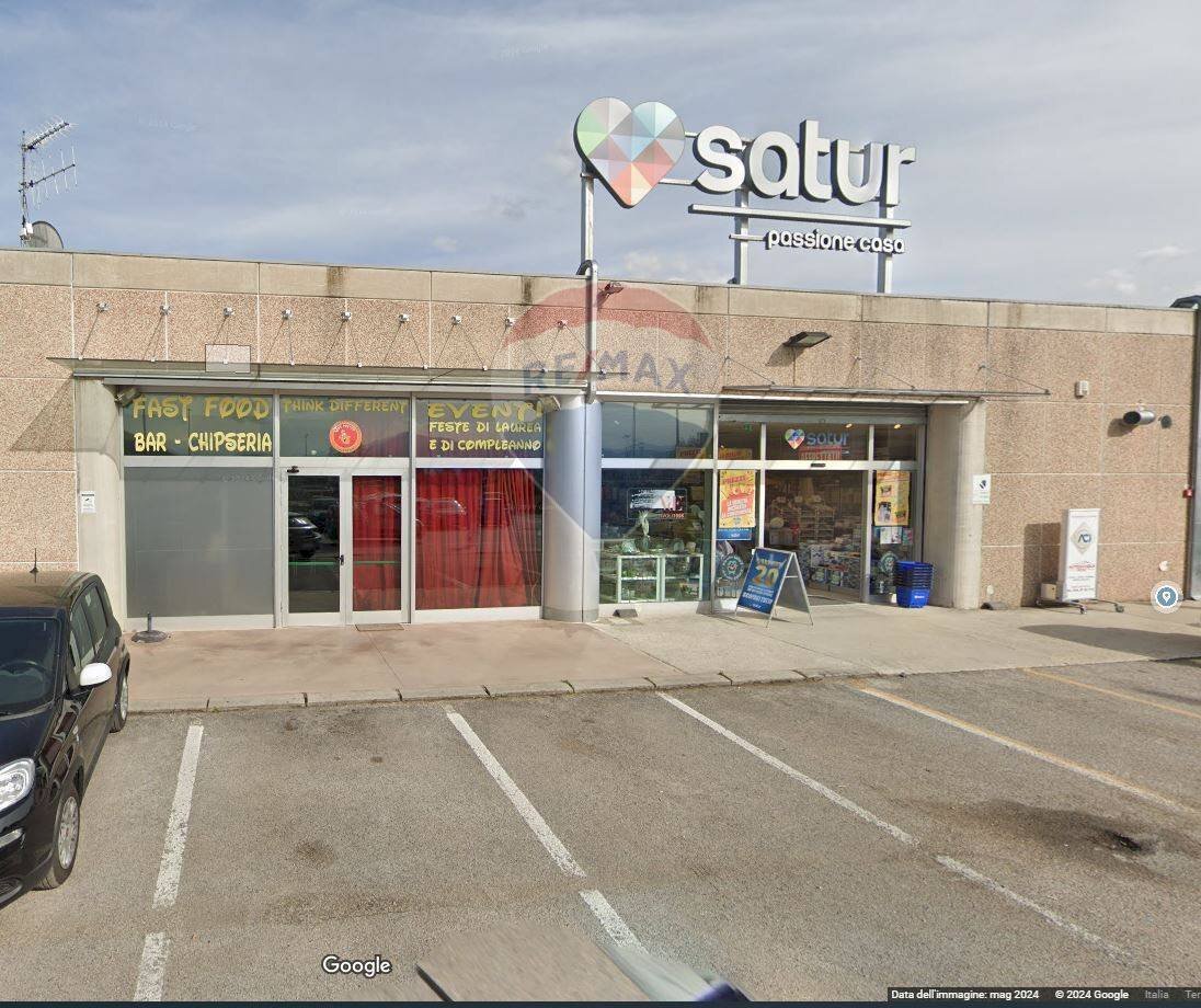 Edificio all\'aperto - Locale Commerciale L'Aquila - foto 1