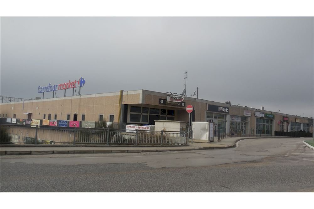 Edificio all\'aperto - Locale Commerciale L'Aquila - foto 3