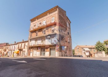 Edificio all\'aperto - Quadrilocale Via Napoli
 
14, Cellere - foto 2