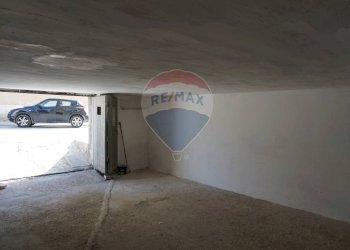 interno - Box Via Foggia
 
Snc, Vieste - foto 5