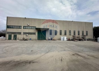 Edificio all\'aperto - Capannone Rotondi - foto 7