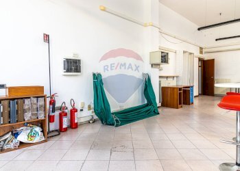 Soggiorno - Shop Via Quitino Sella
 
115, Busto Arsizio - photo 4