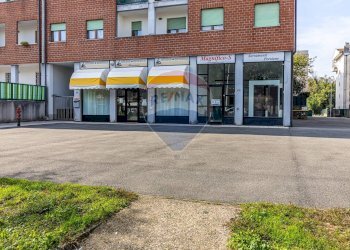 Edificio all\'aperto - Shop Via Quitino Sella
 
115, Busto Arsizio - photo 15