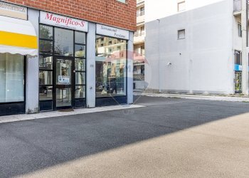 Edificio all\'aperto - Shop Via Quitino Sella
 
115, Busto Arsizio - photo 16