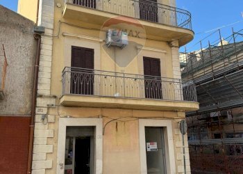 Edificio all\'aperto - Locale Commerciale corso umberto 1
 
36, Chiaramonte Gulfi - foto 3
