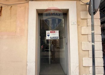 Edificio all\'aperto - Locale Commerciale corso umberto 1
 
36, Chiaramonte Gulfi - foto 4