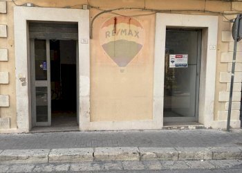 Edificio all\'aperto - Locale Commerciale corso umberto 1
 
36, Chiaramonte Gulfi - foto 5