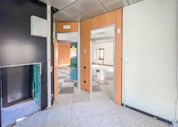 Foto 6 - Locale Commerciale Via Roma
 
81, Gazzada Schianno - foto 6