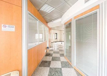 Foto 13 - Locale Commerciale Via Roma
 
81, Gazzada Schianno - foto 13