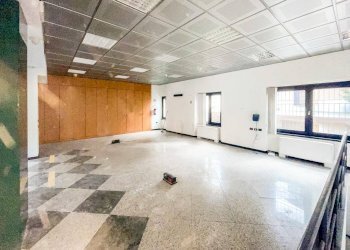 Foto 14 - Locale Commerciale Via Roma
 
81, Gazzada Schianno - foto 14