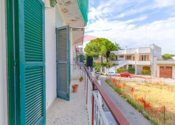 Balcone - Trilocale Via Vincenzo Modugno
 
31, Bitonto - foto 7