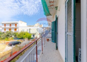 Balcone - Trilocale Via Vincenzo Modugno
 
31, Bitonto - foto 8