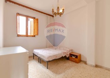 Camera / camera da letto - Trilocale Via Vincenzo Modugno
 
31, Bitonto - foto 12