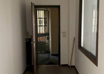 Foto 5 - Laboratorio Via Valeriani
 
1, Valenza - foto 5