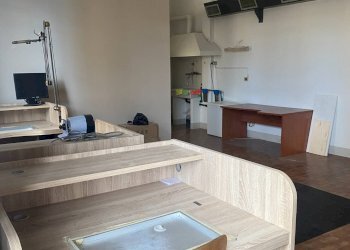 Foto 9 - Laboratorio Via Valeriani
 
1, Valenza - foto 9