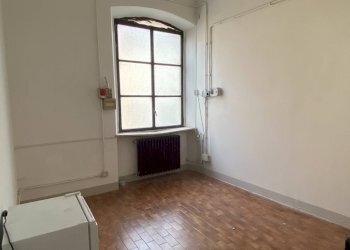 Foto 15 - Laboratorio Via Valeriani
 
1, Valenza - foto 15