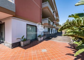 Foto 2 - Locale Commerciale Via Sutera
 
2, Acireale - foto 2