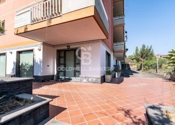 Foto 1 - Locale Commerciale Via Sutera
 
2, Acireale - foto 1