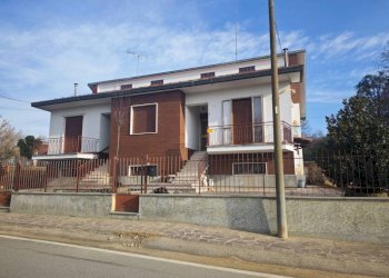 Facciata - Villa Frazione Valleandona, Asti - foto 1